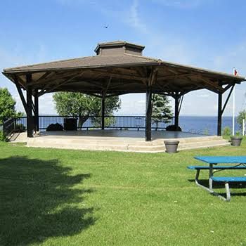 The lakeside gazebo and picnic area at Robert Simpson Park